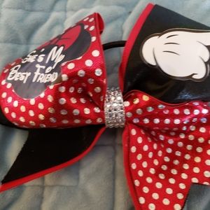 Cheerleading bow